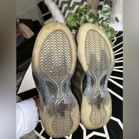 Women’s Nike Air Foamposite One Dark Stucco Green Black - Picture 17 of 17